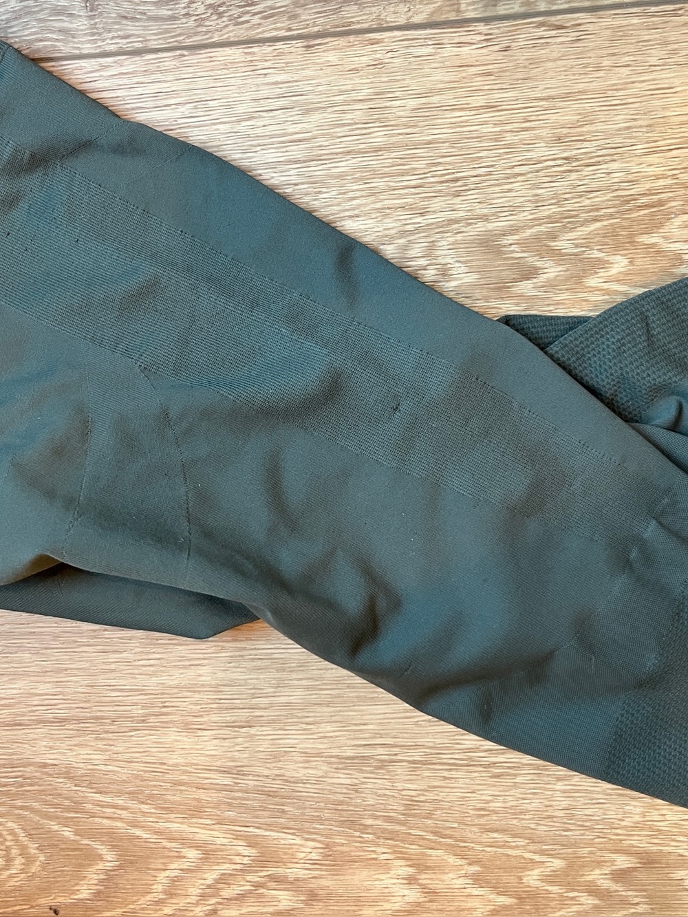 Lululemon Align Mid Rise Cropped Size 8 - Picture 6 of 7